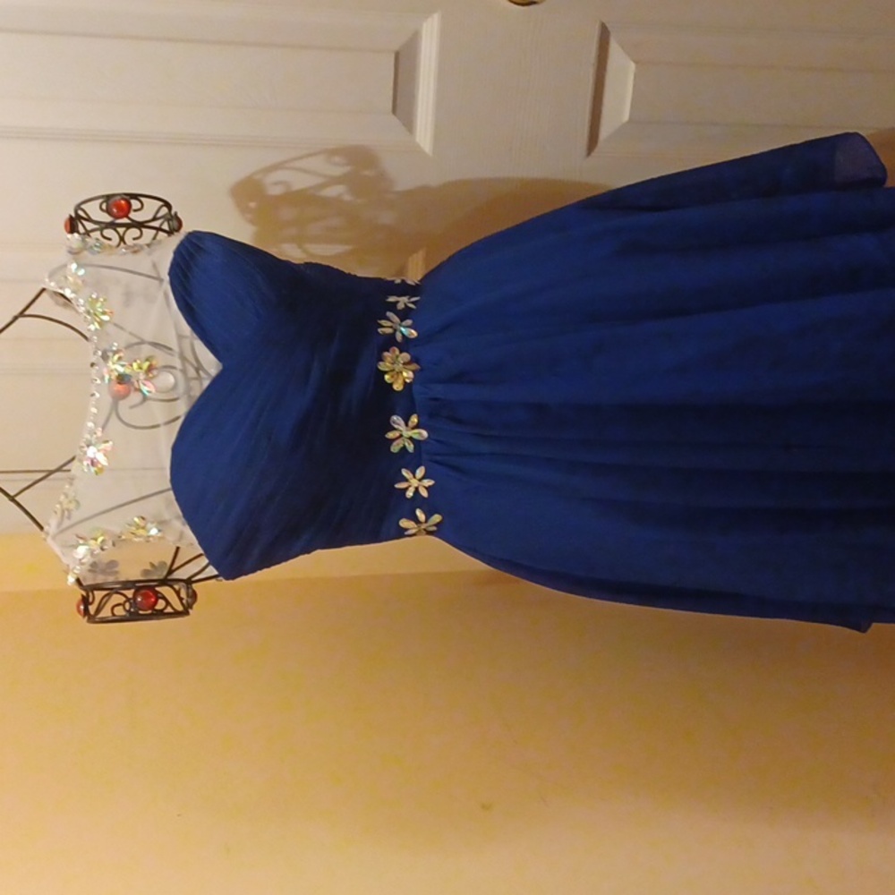 Short gown royal blue size 2